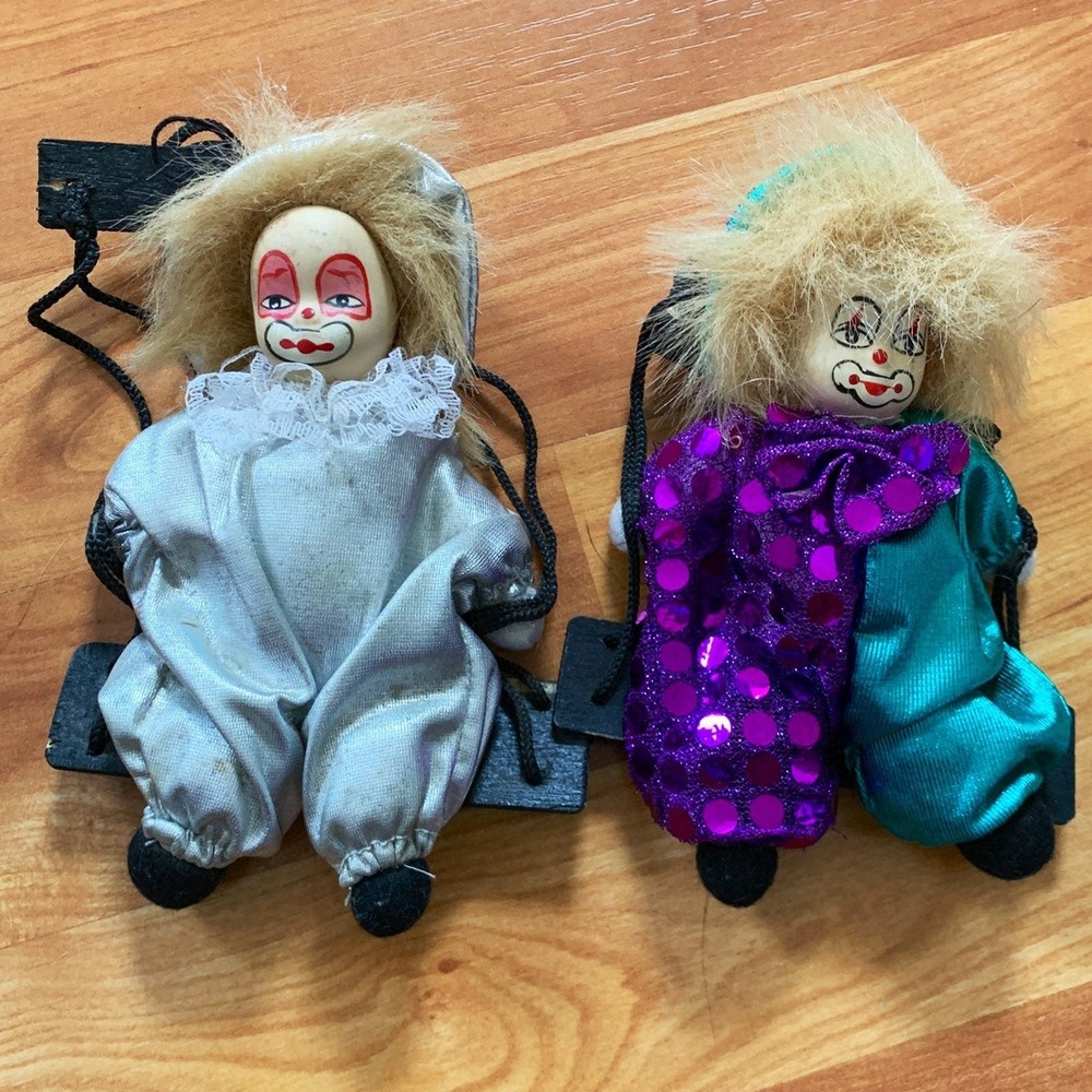 Bundle of 2 old‎ clowns
